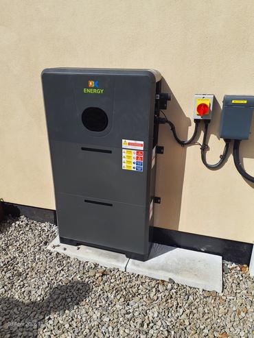 DX Energy all-in-one home battery installed at a house in Liskeard, Cornwall